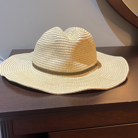 Brand new Seafolly straw sunhat. - Picture 6 of 13